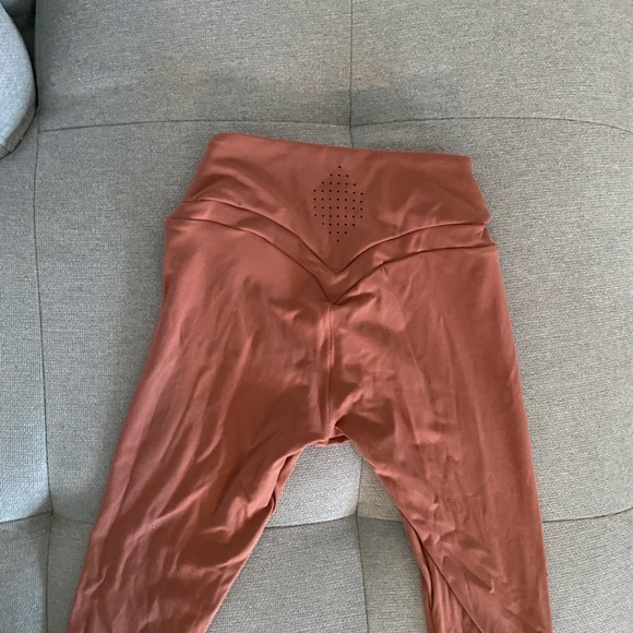 First collection Whitney Simmons x Gymshark - Picture 3 of 3